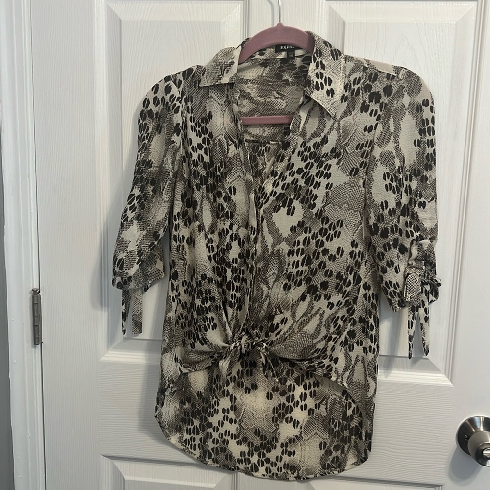 Express tie front and tie sleeve blouse, XXS, NWOT